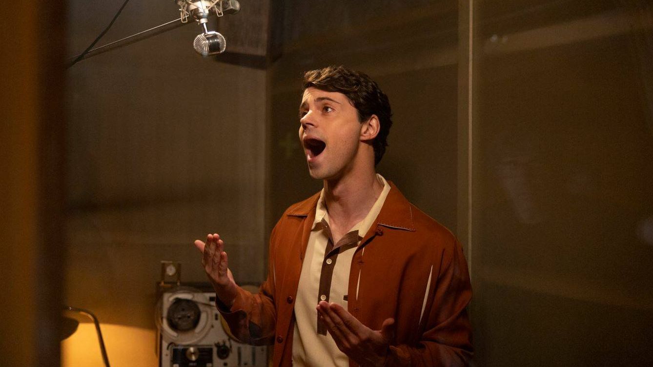 Netflix estrenará una serie basada en la vida de Raphael.jpg